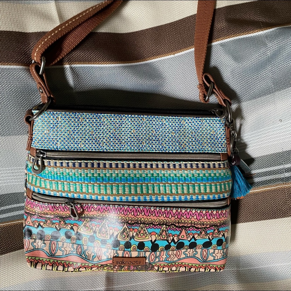 Sakroots Crossbody bag and clip on key chain